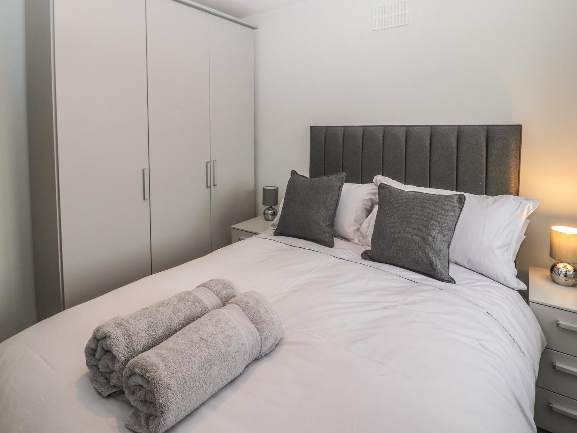 12 Merefell Road Holiday home *